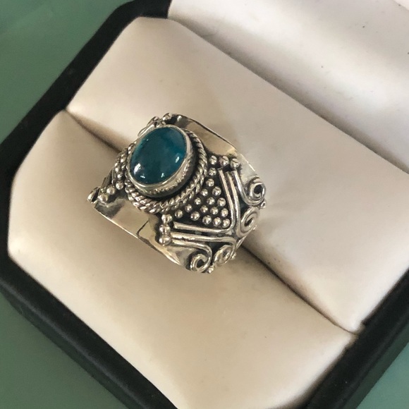 Teal Blue Labradorite Sterling Silver Ring - Picture 6 of 10